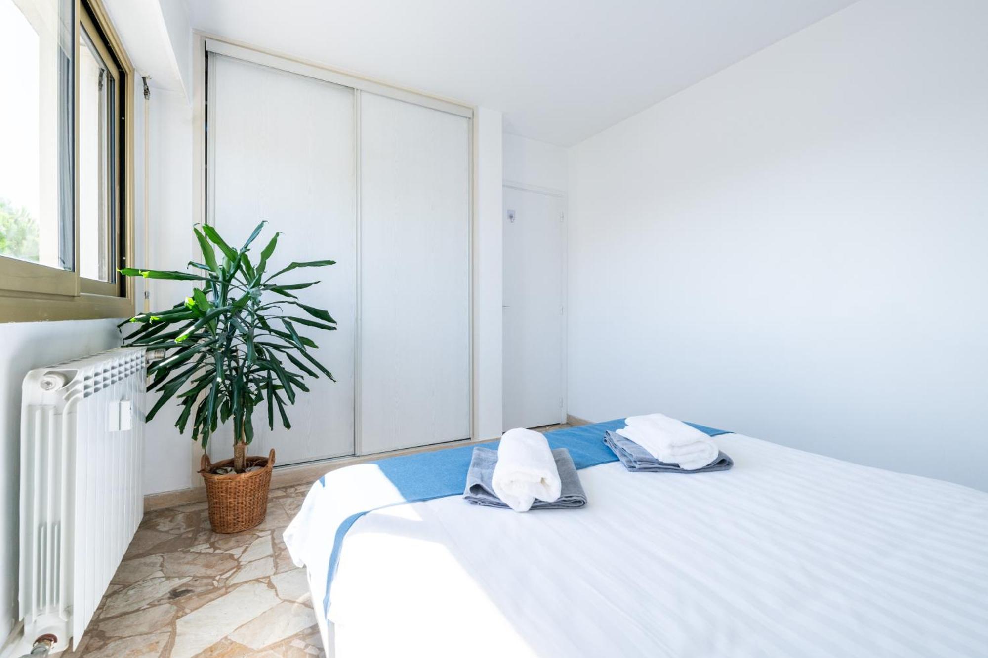 Residence Mediterranee - Beachfront - Sun And Seaview - Pool - Private Parking Cagnes-sur-Mer Ngoại thất bức ảnh