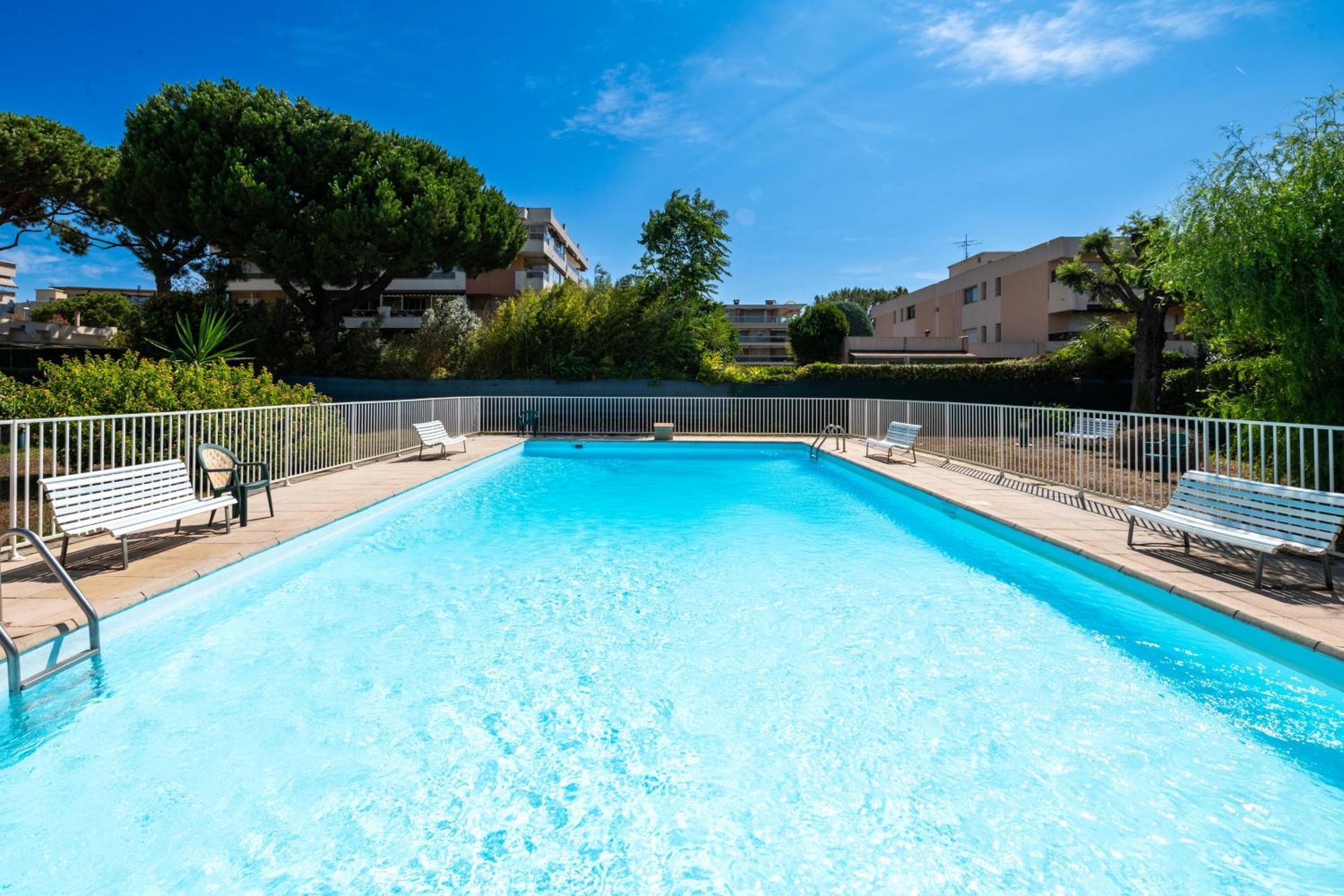 Residence Mediterranee - Beachfront - Sun And Seaview - Pool - Private Parking Cagnes-sur-Mer Ngoại thất bức ảnh